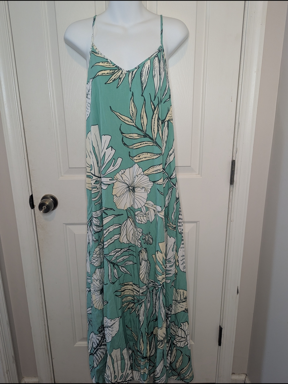 CUPSHE Green Tropical Floral Plunging Maxi Dress Boho Beach Summer Size Small - Picture 1 of 9